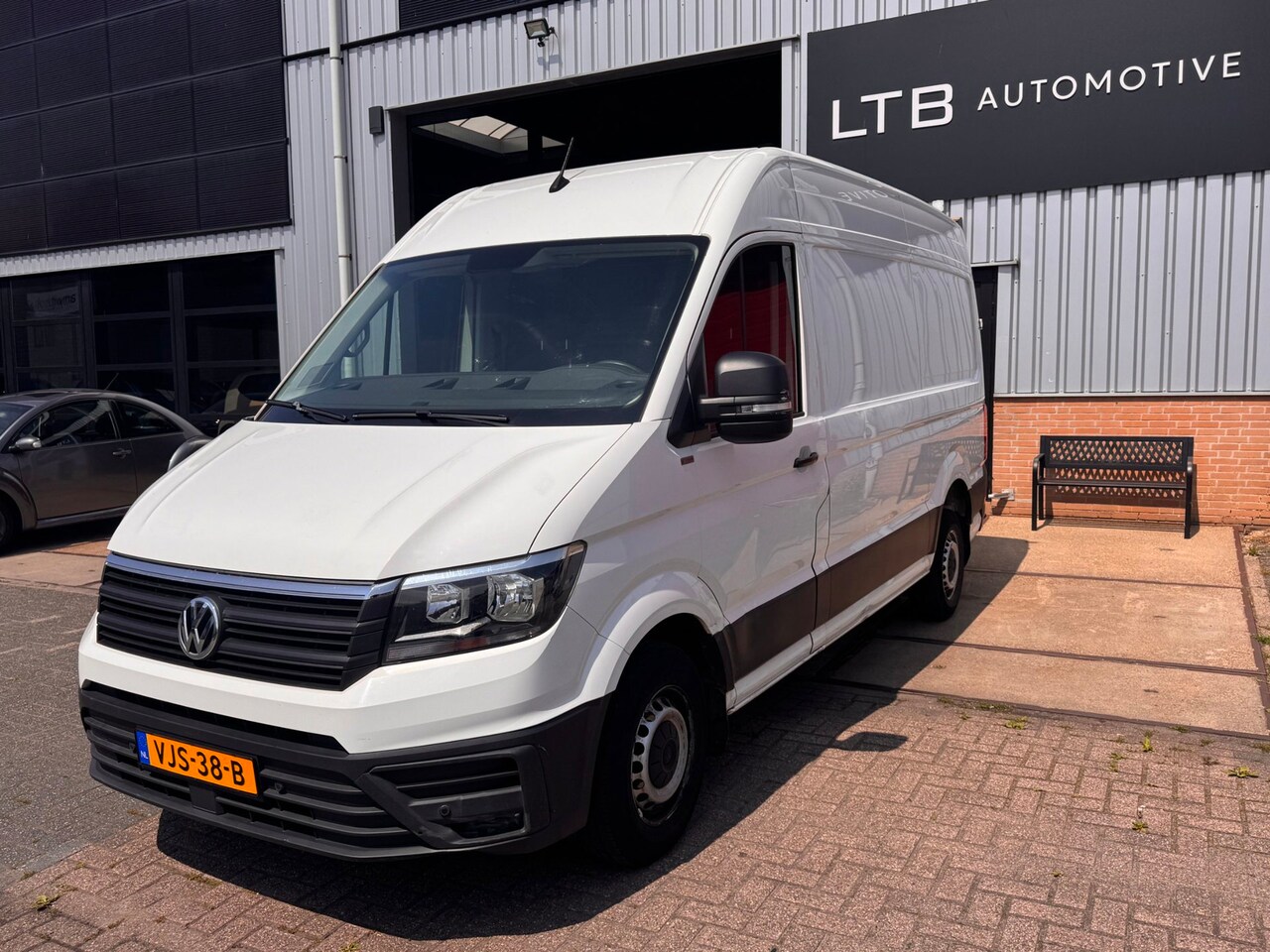 Volkswagen Crafter - 35 2.0 TDI L3H3 Camera|Carplay|Airco|Bluetooth - AutoWereld.nl