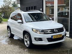 Volkswagen Tiguan - 1.4 TSI R-Line Edition Ecc/Navi/Pano/Trekhaak