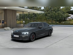 BMW 3-serie - 330e M Sport Automaat / Trekhaak / Sportstoelen / Adaptieve LED / Comfort Access / Parking
