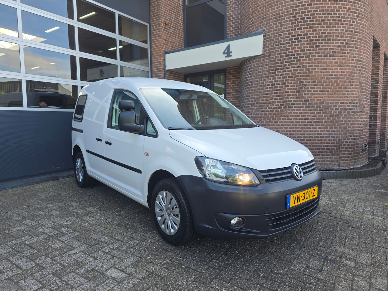 Volkswagen Caddy - 2.0 Ecofuel Airco |PDC |Apk |Nap - AutoWereld.nl