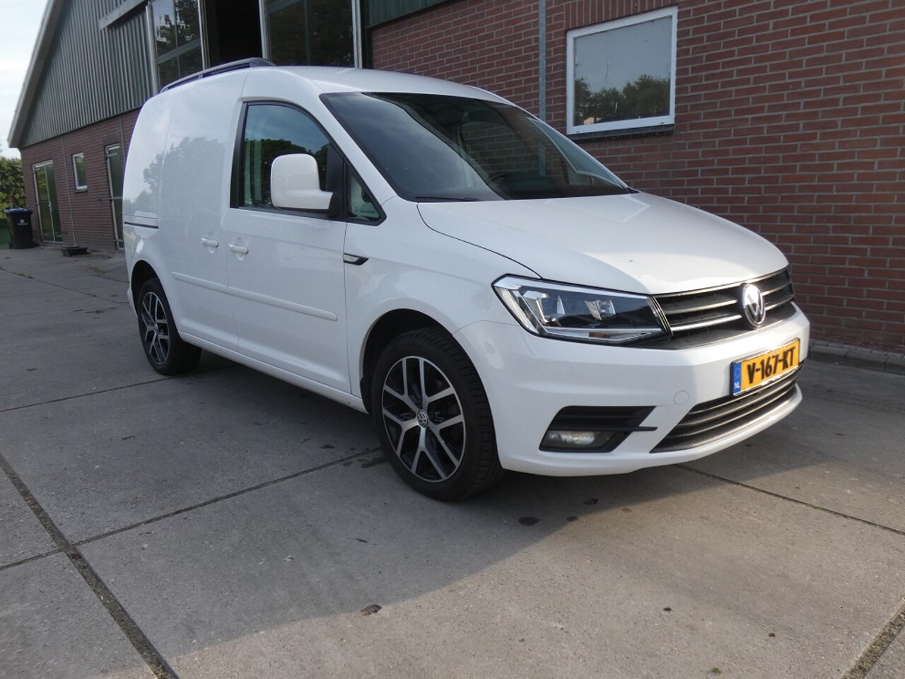 Volkswagen Caddy - 2.0 TDI L1H1 Highline* aut* leder*navi/cam* - AutoWereld.nl