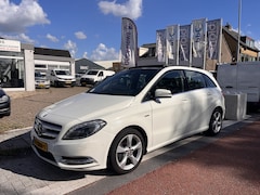 Mercedes-Benz B-klasse - 180 Aut. Ambition Leder Pdc Panorama schuif Stoelverw. Vol Opties