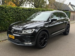 Volkswagen Tiguan - 1.4 TSI ACT Comfortline TREKHAAK // 20 INCH // CRUISE !! NL-AUTO !!