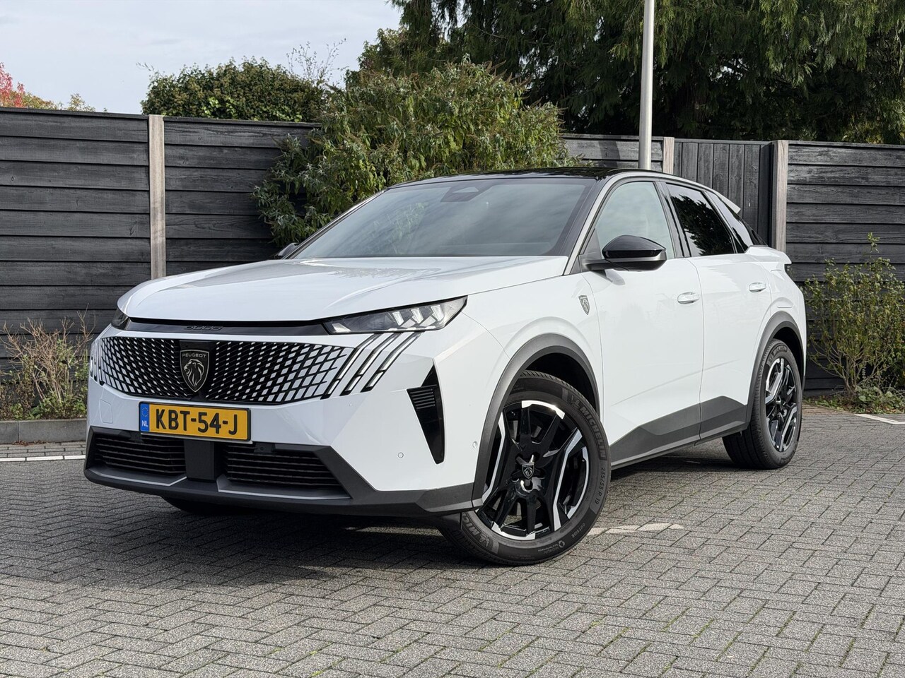 Peugeot 3008 - 1.6 plug-in Hybrid 225 GT Navigatie, Rondomzichtcamera, Keyless, Stoel & Stuurwielverwarmi - AutoWereld.nl