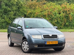 Skoda Fabia Combi - 1.4-16V / AUTOMAAT / NIEUW APK / AIRCO