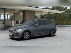 BMW 2-serie Active Tourer - 225e xDrive M Sport Automaat / Trekhaak / Sportstoelen / Achteruitrijcamera / M Adaptief o