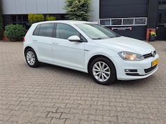 Volkswagen Golf - 1.2 TSI Lounge, cruise controle, keyless Entry, go, camera