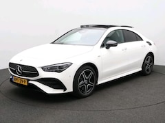 Mercedes-Benz CLA-Klasse - 250 e Business Solution AMG | Panoramadak | Trekhaak | Sfeerverlichting | CarPlay | Keyles