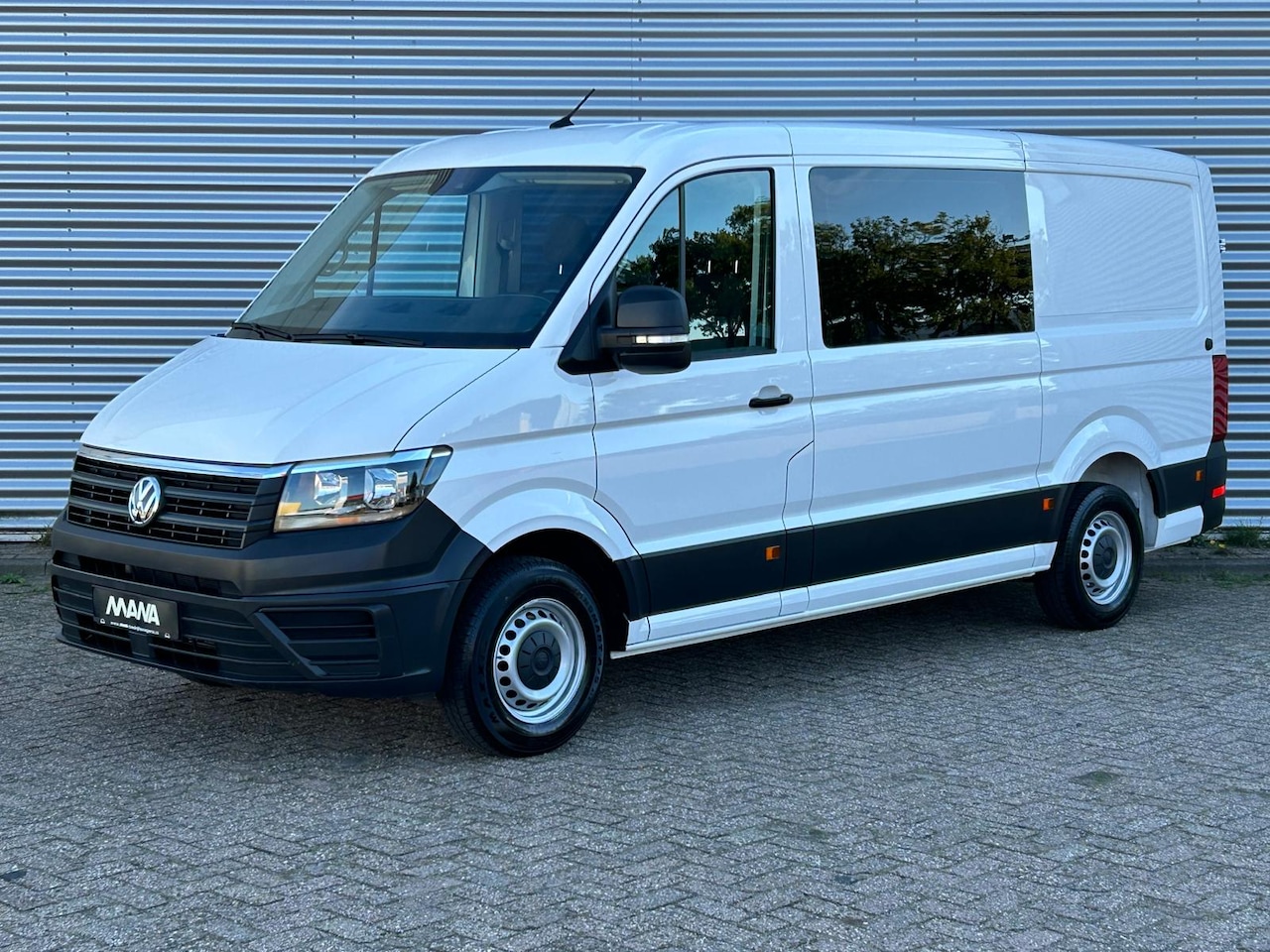 Volkswagen Crafter - 35 2.0 TDI L3H2 DC Clima / Cruise control / Comfortline 6p - AutoWereld.nl