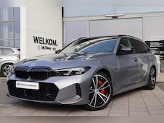 BMW 3-serie Touring - 330e M Sport Automaat / Panoramadak / Trekhaak / Sportstoelen / Adaptieve LED / M Adaptief