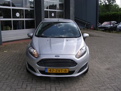 Ford Fiesta - 1.0 Style met zeer weinig kilometers en trekhaak