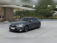 BMW 1-serie - 120 M Sport Automaat / Sportstoelen / Achteruitrijcamera / M Adaptief onderstel / Stoelver
