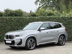 BMW iX1 - xDrive30 | M-Sport | Panorama | Harman/Kardon | Camera | 19''