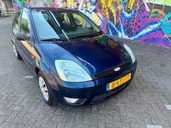 Ford Fiesta - 1.4-16V Ambiente 5 deuren airco stereo stuurbekrachtiging elektrische ramen leuke goed rij
