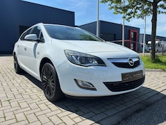 Opel Astra Sports Tourer - 1.4 Turbo Cosmo / CRUISE CONTROL / PDC / CLIMATE CONTROL / LEDER / STOELVERWARMING