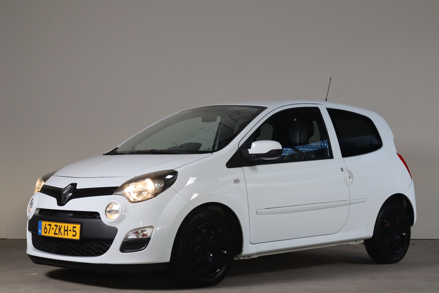 Renault Twingo - 1.2 16V Collection - NL Auto!! Airco I Radio - AutoWereld.nl