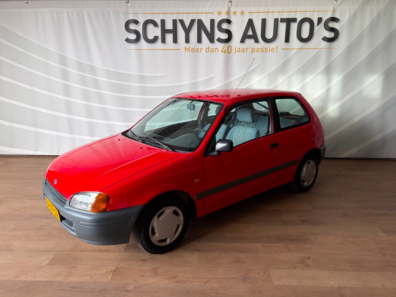 Toyota Starlet - 1.3-16V XLi AUTOMAAT STUURBEKRACHTIGING - AutoWereld.nl