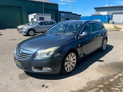 Opel Insignia Sports Tourer - 2.0 T Sport vol options