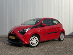 Toyota Aygo - 1.0 VVT-i x-play Carplay Fietsendrager Beugel Camera 1e Eigenaar Dealer Onderhouden