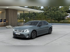 BMW i3 - 40 xDrive M Sport / Panoramadak / 3D Head-Up / M Sportstoelen / Adaptieve LED / Stoelverwa