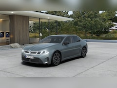 BMW i3 - 40 xDrive M Sport / M Sportstoelen / 3D Head-Up / Adaptieve LED / Parking Assistant Plus /