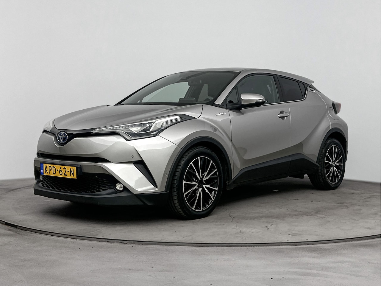 Toyota C-HR - 1.8 Hybrid Executive | Parkeersensoren V+A | Blindspot | Stoelverwarming | - AutoWereld.nl