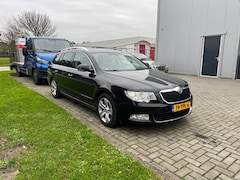 Skoda Superb Combi - 1.6 TDI Ambition | Leder | Xenon | Climate control | Stoelverwarming | Navi | PDC v+a