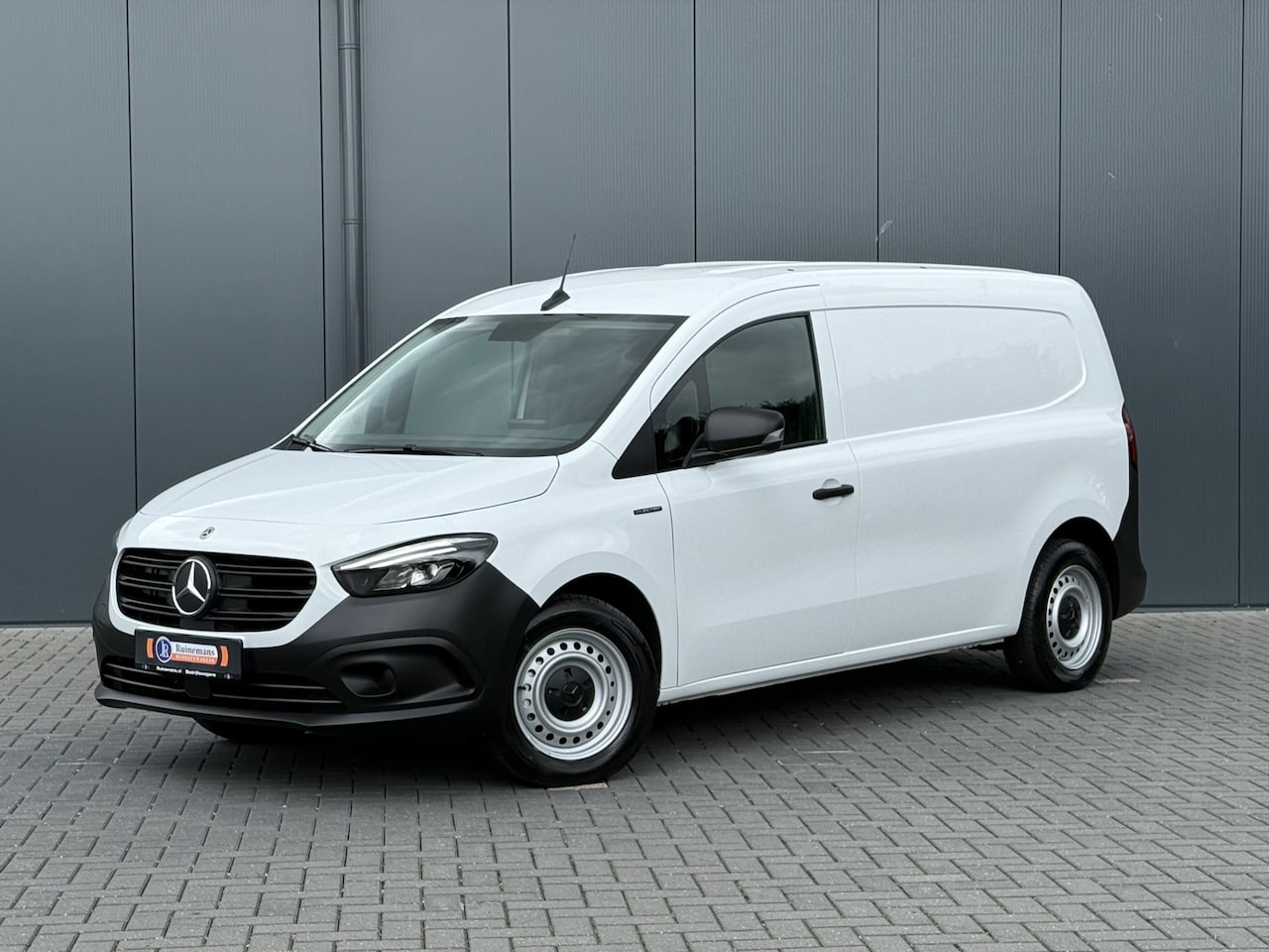 Mercedes-Benz Citan - 112 Pro L2H1 / 51 kWh / 6.716 KM / ** RIJKLAAR ** / LED HIGH PERFORMANCE KOPLAMPEN / CAMER - AutoWereld.nl