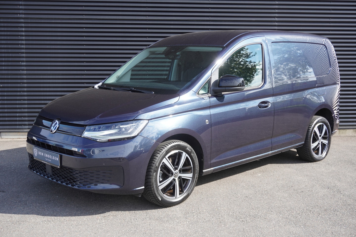 Volkswagen Caddy Cargo - 2.0 TDI 1st Edition 122pk LED Digitaal Dashboard Navigatie Trekhaak ACC Cruise control Led - AutoWereld.nl