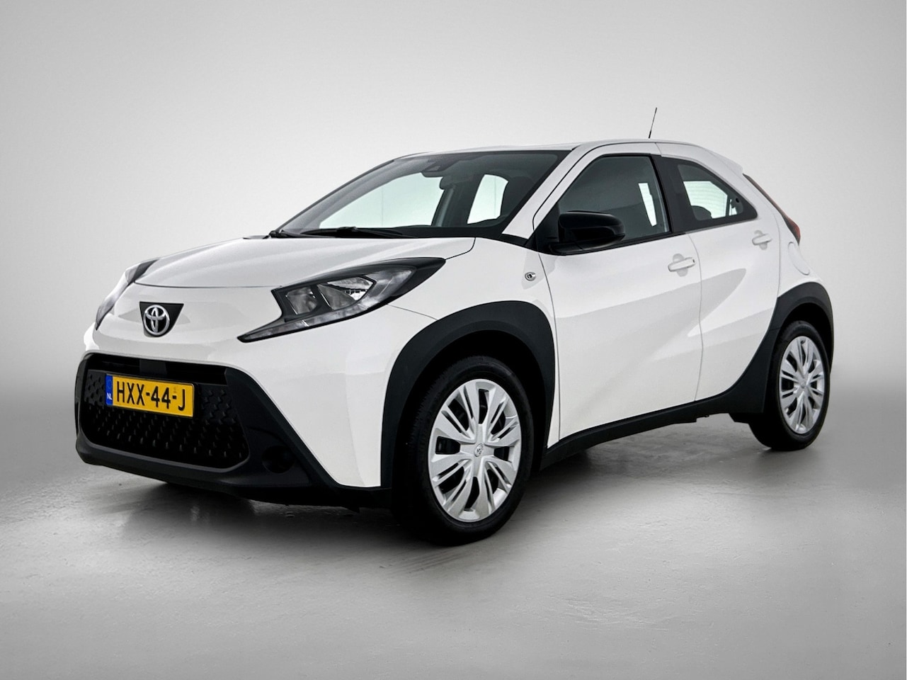 Toyota Aygo X - 1.0 VVT-i MT Play | Apple Carplay | Android Auto - AutoWereld.nl