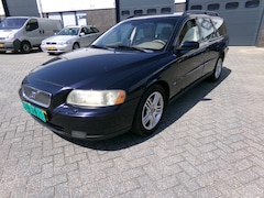 Volvo V70 - 2.4D Momentum apk 10/2027