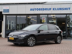Volkswagen Golf - 1.0 TSI Life | Parkeersensoren | 17 Inch | Privacyglass