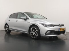 Volkswagen Golf - 1.5 eTSi Style Hybrid Mild Automaat 5DRS / PanoramaDak / Navi / Stoelverwarming / Clima