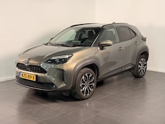 Toyota Yaris Cross - 1.5 Hybrid 115 First Edition Winterpack | Stoel / Stuur en voorruitverwarming | Parkeersen