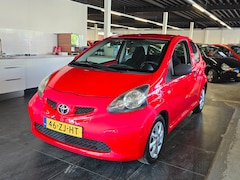 Toyota Aygo - 1.0-12V/AIRCO/5-DEURS/NIEUWE APK BIJ VERKOOP/