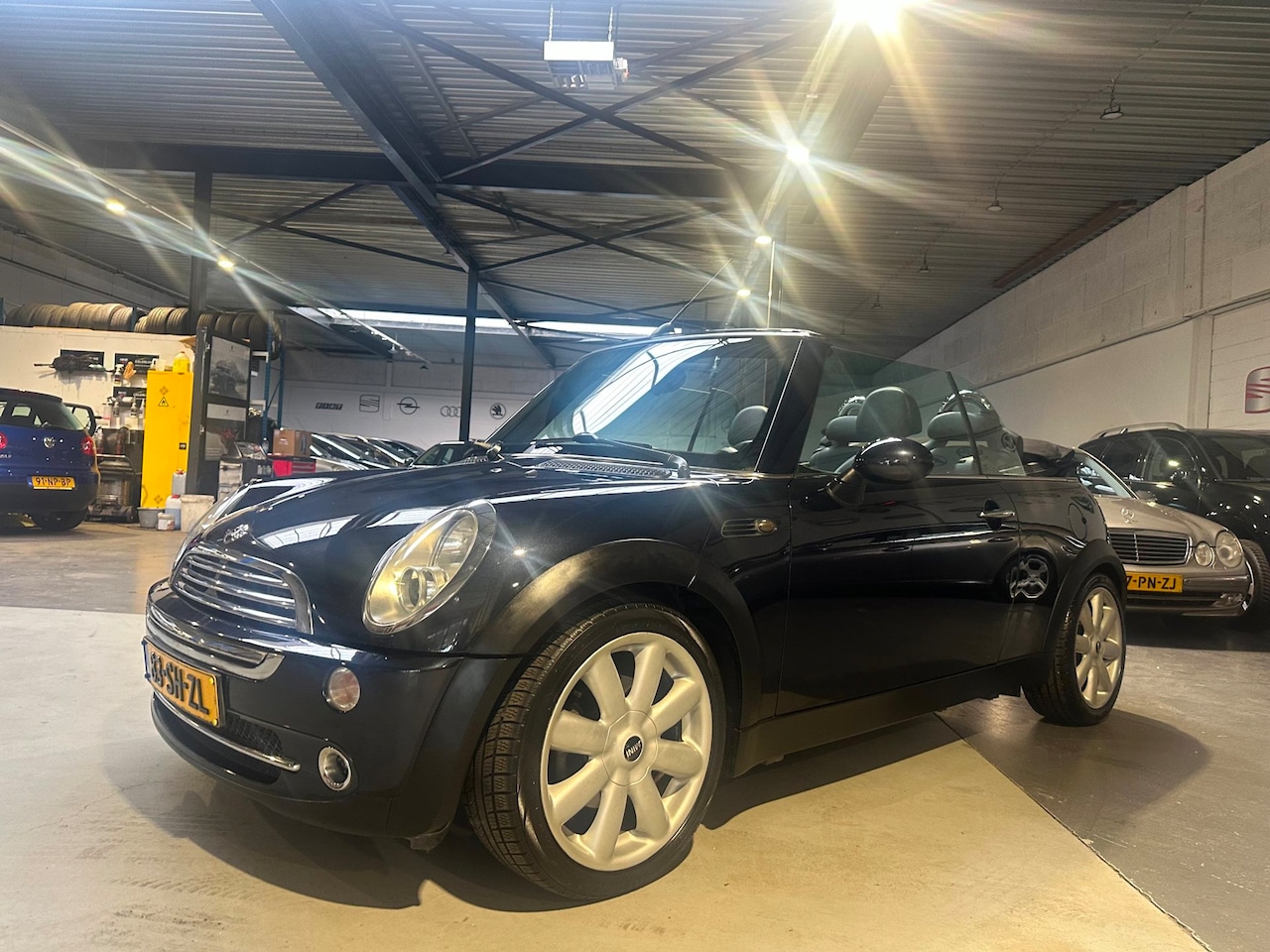MINI Cabrio - 1.6 Cooper Chili/Airco/Pdc achter/Apk nieuw bij aflevering - AutoWereld.nl