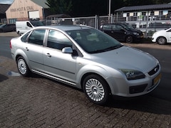 Ford Focus - 1.6-16V Futura