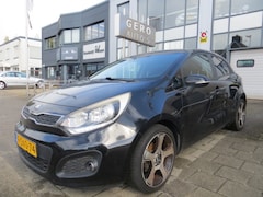 Kia Rio - 1.2 CVVT Super Pack nw koppeling , lichte schade zo meenemen