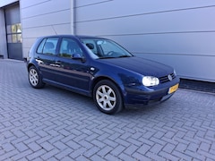 Volkswagen Golf - 1.6-16V Trendline