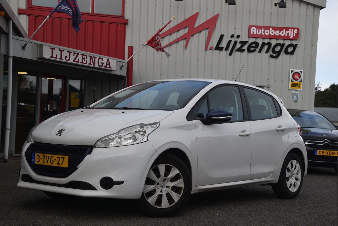 Peugeot 208 - 1.0 PureTech LIKE Nieuwe motor  | Airco | Cruise | Bluetooth | 5drs | LMV - AutoWereld.nl