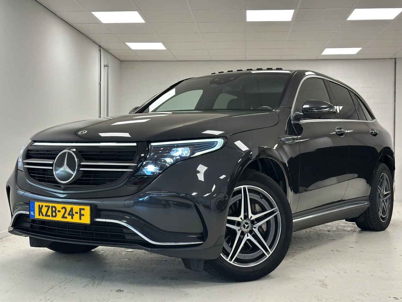 Mercedes-Benz EQC - 400 4MATIC AMG Premium Plus 80 kWh | Burmester | Schuifdak | Memory | - AutoWereld.nl