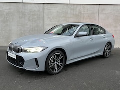 BMW 3-serie - 330e High Executive M Sport | Cruise Control | Curved Display | Driving Assistant | Hifi S