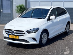 Mercedes-Benz B-klasse - 200d / AUTOMAAT / TIK IN DE MOTOR / CAMERA / NAP / XENON /