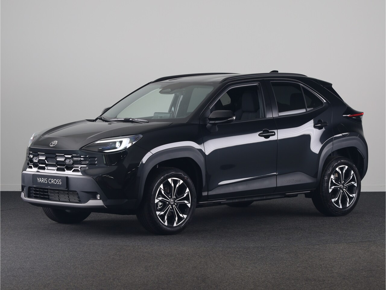 Toyota Yaris Cross - 1.5 Hybrid 130 First Edition *NIEUW* | Direct leverbaar! | Comfort Pack | Inruilpremie | * - AutoWereld.nl