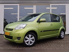 Daihatsu Sirion 2 - 1.3-16V Prestige, Automaat, Airco, Cruise, PDC V+A, Elek. Ramen V+A, NAP, Prijs Is Rijklaa