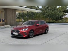 BMW 1-serie - 120 M Sport Automaat / Adaptieve LED / Head-Up / Comfort Access / Parking Assistant Plus /