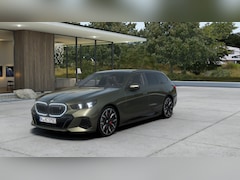 BMW i5 Touring - eDrive40 M Sport / Trekhaak / Bowers & Wilkins / M Multifunctionele Stoelen / Adaptieve LE