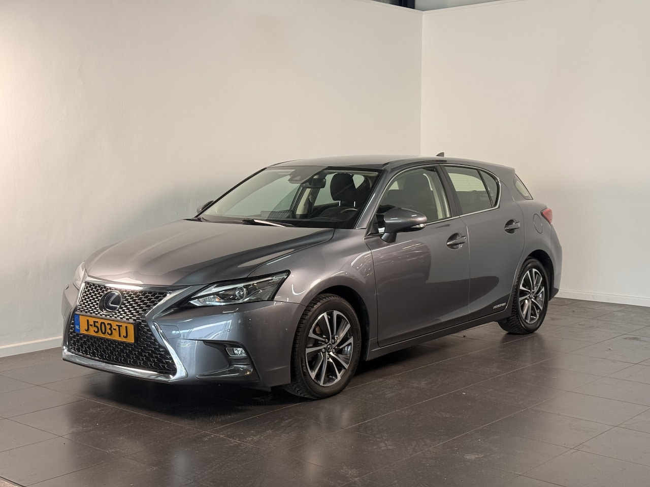Lexus CT 200h - Sport Edition | lage km stand | Navi/achteruitrijcamera | - AutoWereld.nl