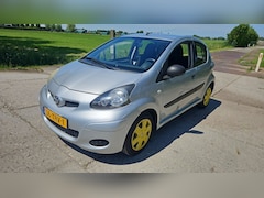 Toyota Aygo - 1.0-12V Comfort Navigator/ 5 deurs/ bj 2011