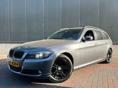 BMW 3-serie Touring - 318i Business Line * Navi * Cruise * Climate * Leer * Trekhaak